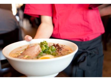 【派遣】ホールスタッフ