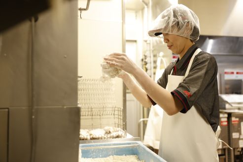 【派遣】ファストフード店で調理・店長補佐