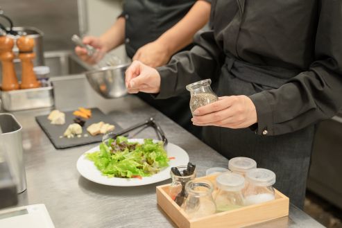 【紹介】旅館の厨房で調理補助