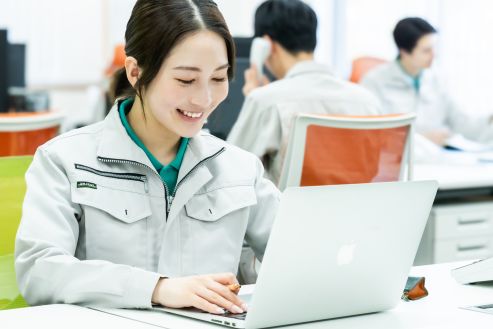【派遣】工場内でデータ入力などの一般事務